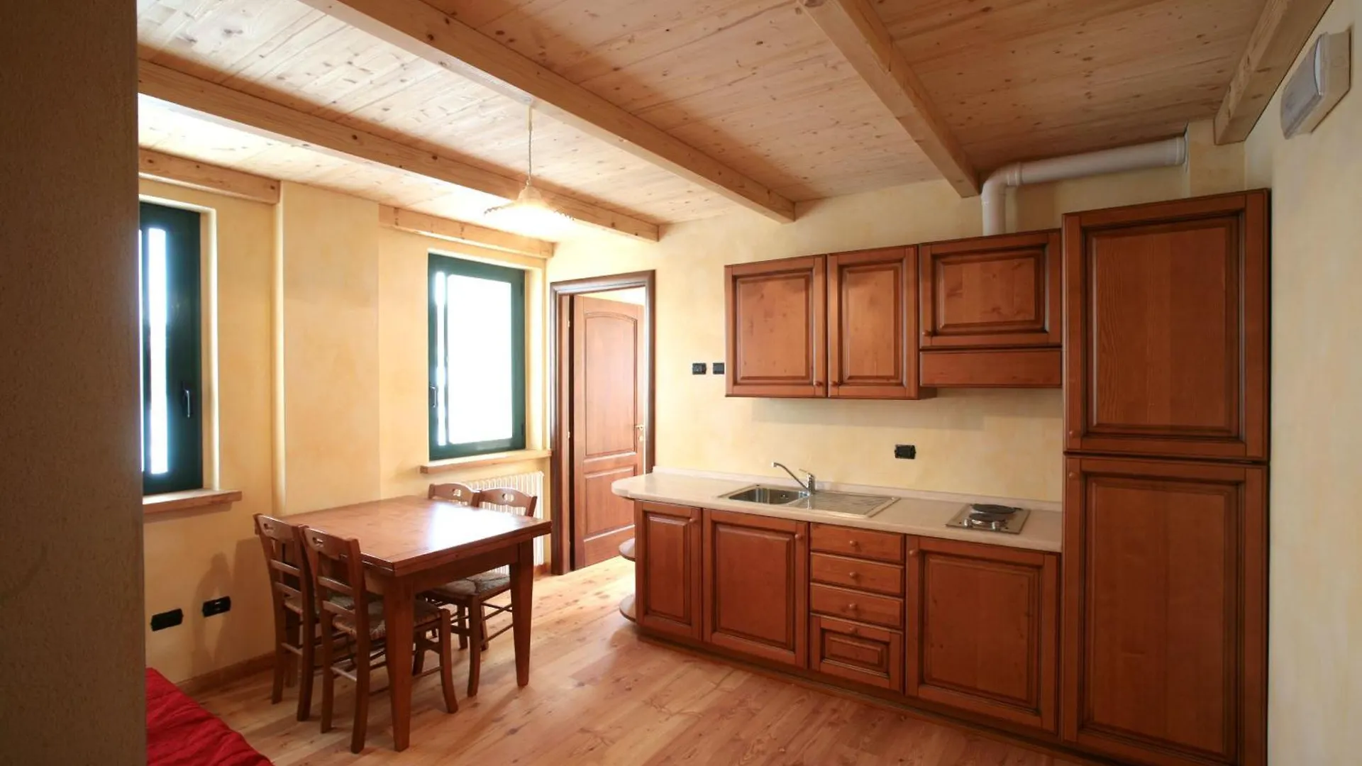 Normena Mountain Residence Tizzano Val Parma 0*,